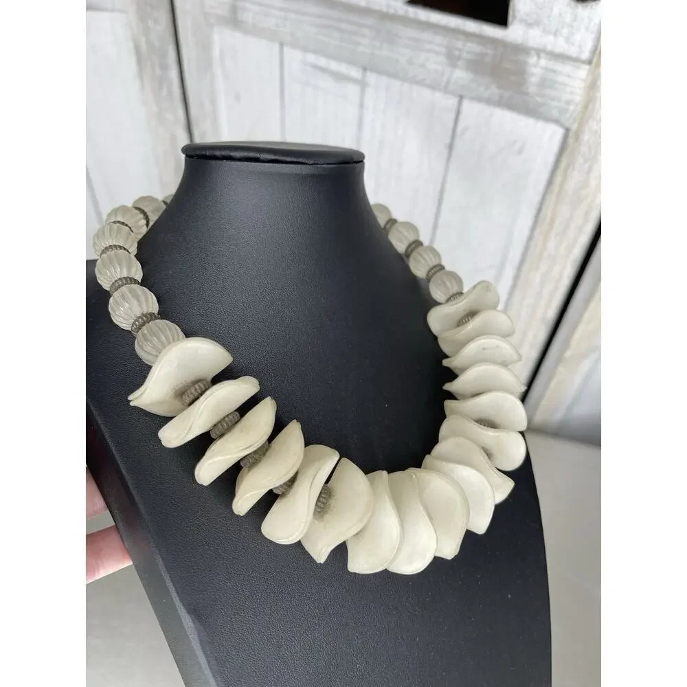 VINTAGE Unique 1970s 1980s Lightweight Tribal Layered Beaded Necklace
